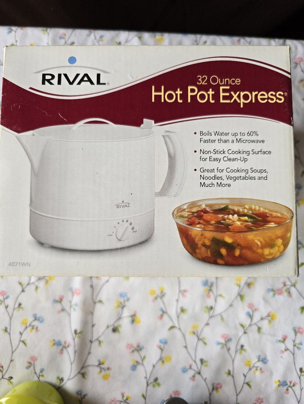 Rival 32 oz White Hot Pot Express - Fast Boiling Electric Cooker